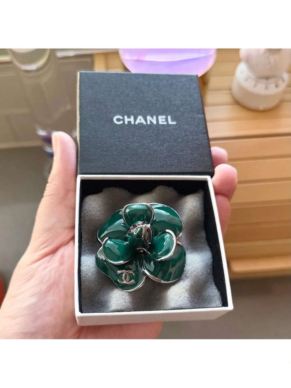 CHANEL 06C Classic CC Logo Emerald Green Camellia Flower Pendant Brooch